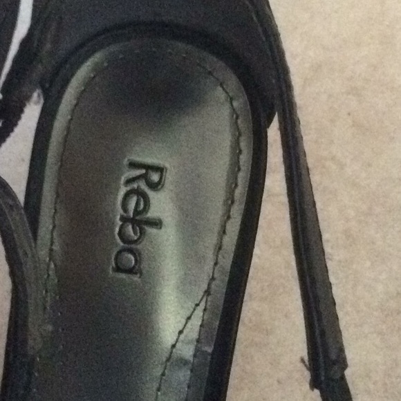 Reba Jeweled Black Heels Sz 8 - Picture 6 of 6